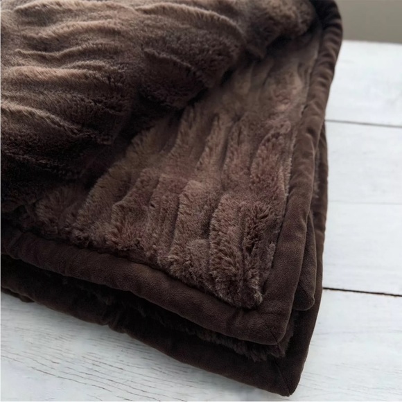 RARE Pottery Barn Ruched Faux Fur Throw Blanket 50x60 Mocha Chocolate Brown Bear - Picture 5 of 12